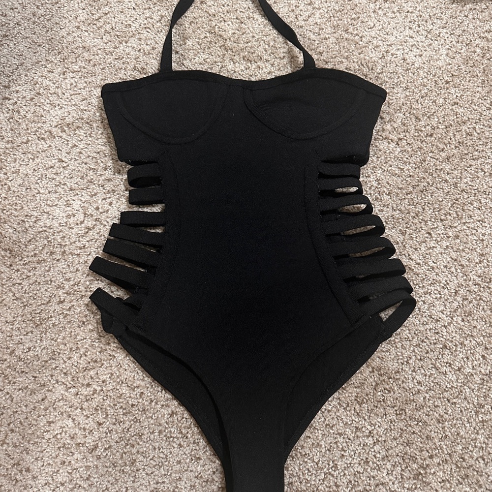 Fashion Nova cutout bodysuit